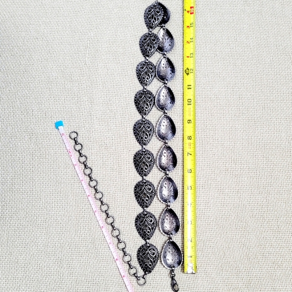 Concho Antique Silver Tone Filigree Tear Drop Medallion Belt - Picture 7 of 8